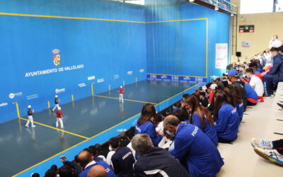 The public filled the Vallelado fronton to attend the opening day, with Spain's victory over France.